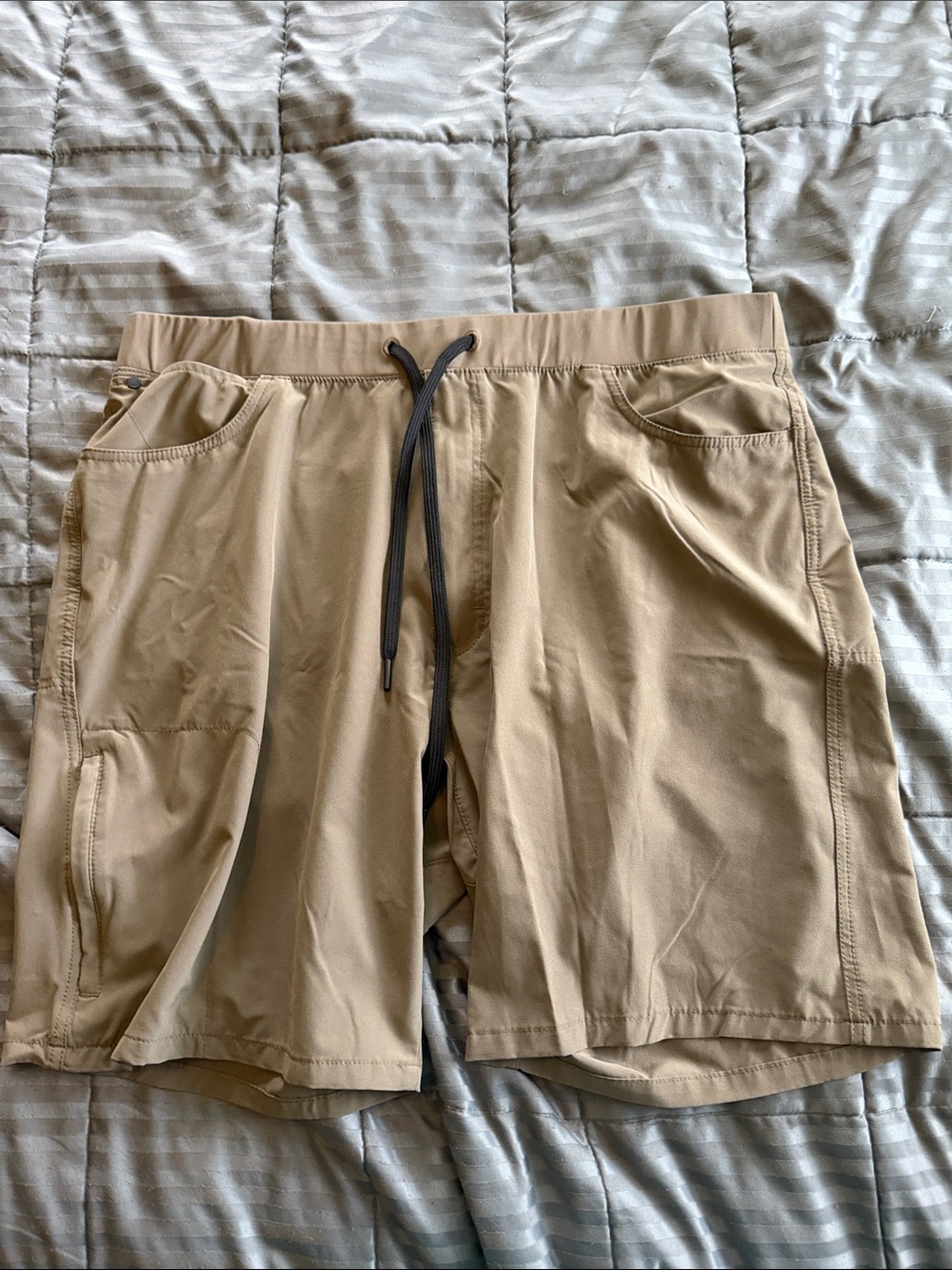 Wrangler Men's Performance Drawstring lightweight Shorts in Khaki size 42
